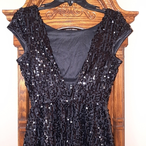 Windsor Women's sequin Cocktail dress - Picture 6 of 8